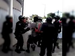 Los hechos fueron grabados por vecinos en un video, el cual circula en redes sociales. YOUTUBE / Movimiento Migrante Mesoamericano