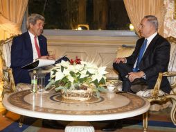 Benjamin Netanyahu y John Kerry hablan sobre el proceso de paz entre Israel y Palestina. AP / E. Vucci