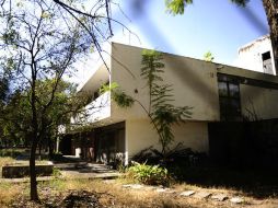 Vista de la finca ubicada en Av, Guadalupe, frente a la Glorieta Chapalita, que se pretende demoler. EL INFORMADOR / J. Mendoza