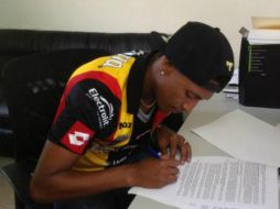 El juagador se une a los melenudos, con quienes encarará el torneo Clausura 2015. TWITTER / @LeonesNegrosCF