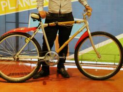 Por el momento, la bicicleta de bambú carga un por ciento de la batería por minuto pedaleado. ESPECIAL / Agencia ID