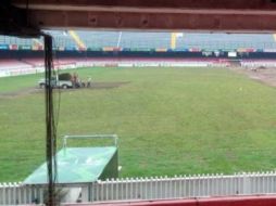 El césped estará listo antes del 16 de enero, cuando debuten ante Puebla en el Clausura 2015. TWITTER / @FidelKuGra