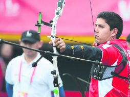 En la mira. Juan René Serrano viajó ayer a Corea del Sur a un campamento de entrenamiento de aproximadamente un mes. MEXSPORT / A. Macías