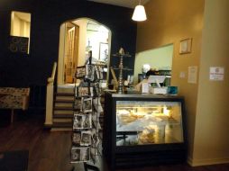 'Café Monsiváis' ofrece platillos mexicanos como mole de pollo y tamales estilo Sinaloa. EFE / A. Zavala