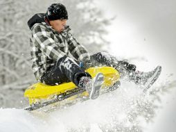 Los esquiadores y profesionales se alegran por el inicio de la temporada. EFE / L. Gillieron