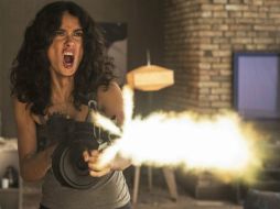 Salma Hayek es Everly, una mujer que deberá proteger su vida y la de su familia. ESPECIAL / Sierra Affinity