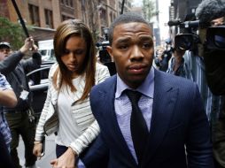 Ray Rice salió de Baltimore tras ventilarse imágenes de él golpeando a su ahora esposa. AP / ARCHIVO
