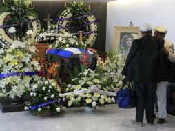 Amigos y familiares despiden a la bailarina; instituciones envian algunos arreglos florales. SUN / A. Salinas