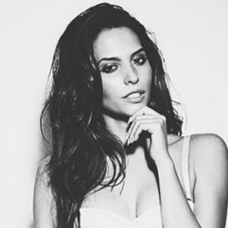 Genésis Rodríguez sorprende en ropa interior