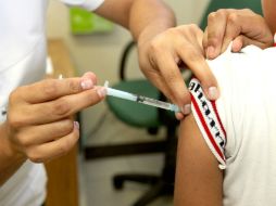 Expresan que la vacuna debe aplicarse cada año, que es altamente efectiva durante varios meses. EL INFORMADOR / ARCHIVO