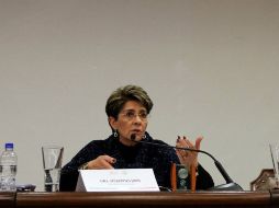 Enfermeras y enfermeros esperan ser recibidos por la titular de la Secretaría de Salud, Mercedes Juan López. NTX / J. L. Salmerón