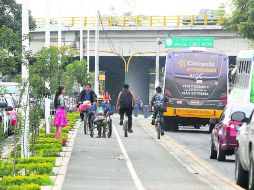 Avenida Santa Margarita. A finales del año pasado alrededor de 200 ciclistas utilizaban la coclovía del corredor multimodal. EL INFORMADOR / M. Vargas