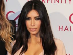La prenda se bajó lo suficiente para dejar ver parte del famoso trasero de Kardashian. AP / ARCHIVO