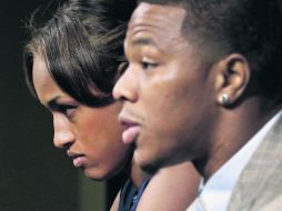 El matrimonio compuesto por Janay Palmer y Ray Rice expusieron su defensa en rueda de prensa en octubre pasado. AP / ARCHIVO