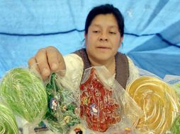 En forma de bastón, coloridas paletas, pequeñas almohadillas e incluso flores, estas golosinas traen gratos recuerdos. NTX / ARCHIVO