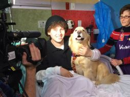 Anthony Lyons es amante de los perros terapéuticos, afirma que las fotografías lo reconfortan y benefician su propia felicidad. FACEBOOK / Kristen Lyons