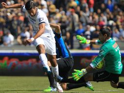 El ex portero de Chivas sabe que tendrá que disputarse su lugar con el brasileño Tiago Volpi. EFE / ARCHIVO