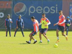El equipo tenía previsto entrenar a las 9:30 horas, pero fue hasta pasadas las 11:00 cuando comenzó la práctica. EL INFORMADOR / M. Vargas
