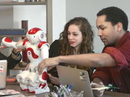 NAO, ha sido utilizado en 70 países en clases de computación y ciencias. ESPECIAL / www.aldebaran.com