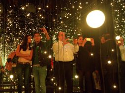 Los visitantes arribaron al recinto capitalon desde primeras horas con la curiosidad de ver qué es lo que hace esta creadora oriental. NTX / N. Tavira