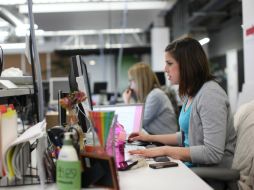 Con el fin de evitar que las cuentas sean 'hackeadas' se realiza esta lista. EL INFORMADOR / ARCHIVO