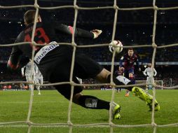 Lionel Messi anotó luego de que él mismo fallará un penalti. AFP / L. Gene