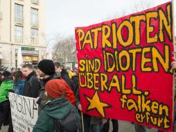 Mil simpatizantes de Pegada se enfrentan con 600 contramanifestantes en su primera congregación. EFE / S. Kahnert