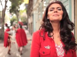 Varela interrumpe a una pareja y al final da una advertencia. YOUTUBE / Lety Varela