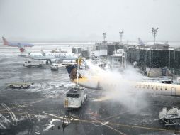 Los aeropuertos más afectados fueron los tres que sirven a la ciudad de Nueva York: LaGuardia, Newark y John F. Kennedy. AP / S. Wenig