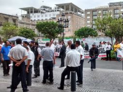 Los trabajadores del volante exigen ser recibidos por el propio gobernador o el secretario general, Roberto López. EL INFORMADOR / T. Villaseñor