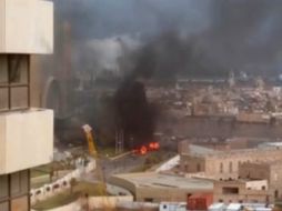 Tras la explosión se registra un tiroteo entre agentes de seguridad y hombres armados que pretendían entrar a la fuerza en el hotel. AP /