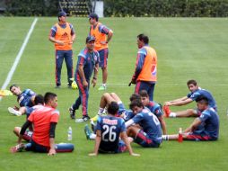 El entrenamiento se llevó a cabo con un buen ambiente, incluso hubo una competencia de tenis-balón. EL INFORMADOR / A. Hinojosa