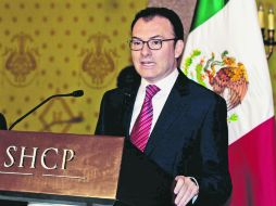 Videgaray informó que no se harán ajustes en la estimación de crecimiento del PIB para 2015, y descartó aumento de impuestos. NTX / B. Moncada