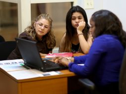 Cada vez más compañías están mudando sus dinámicas de reunión y aprovechando las herramientas que ofrece el Internet. AFP / ARCHIVO