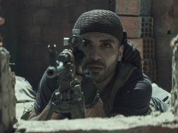 La película de guerra, dirigida por Clint Eastwood, ha logrado recaudar 248.9 MDD en seis semanas. ESPECIAL / americansnipermovie.com
