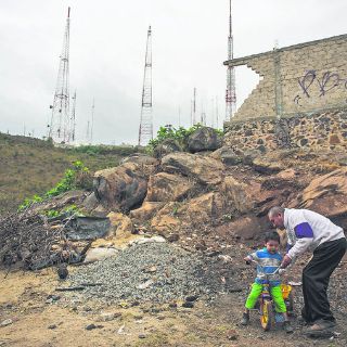 Ignoran posibles riesgos por antenas en el Cerro del Cuatro