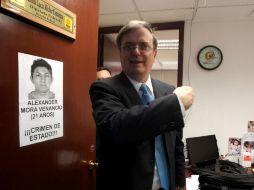 Ebrard, se encuentra siguiendo la sesión desde la oficina de una diputada del PRD. SUN / A. Ojeda