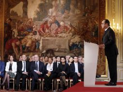 El presidente de Francia Francois Hollande estuvo acompañado de sus ministros. AP / P. Wojazer