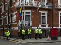 El fundador de WikiLeaks, Julian Assange permanece en la embajada de Ecuador, que le concedió asilo político. AP / ARCHIVO