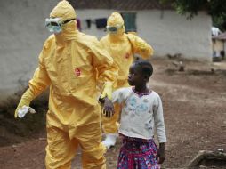 Hasta ahora, el virus ha contagiado a 22 mil 500 personas en Liberia, Sierra Leona y Guinea. AP / ARCHIVO