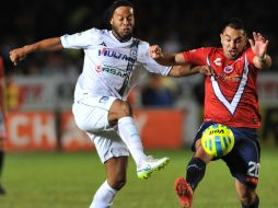 Los escualos permanecen en décimo quinto sitio en la tabla para evitar el descenso. MEXSPORT / L. Monroy