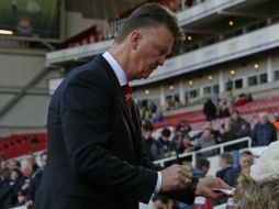 Louis van Gaal se enfrascó en polémica con su similar del West Ham. AFP / ARCHIVO