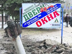 Día común. Un cohete hace blanco en una calle de Kramatorsk, Ucrania. AP /