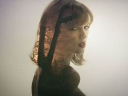 Esta es una de las escenas del video 'Style' de Taylor YOUTUBE / TaylorSwiftVevo