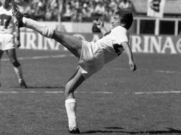 Negrete jugó en Pumas y en sus años 'mozos' anotó una tijera que hizo vibrar al país. EL INFORMADOR / ARCHIVO