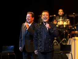 'Coque' Muñiz y Carlos Cuevas interpretaron los boleros que nunca pasan de moda. EL INFORMADOR / J. Mendoza