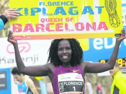 La atleta keniana Florence Jebet Kiplagat batió el récord mundial del medio maratón en categoría femenina en Barcelona. EFE /