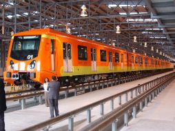 Los trenes no se entregaron en los tiempos políticos que quería Ebrard y eso elevó el costo. NTX / ARCHIVO