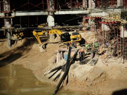 La mañana de este lunes se realizó un recorrido en el que se informó sobre el avance que presentan las obras en el mercado. EL INFORMADOR / J. Robles