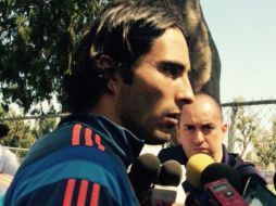 A De Nigris Guajardo le ha tocado 'comer' banca en algunos equipos en los que ha estado, sin embargo eso no le molesta del todo. TWITTER / @Chivas